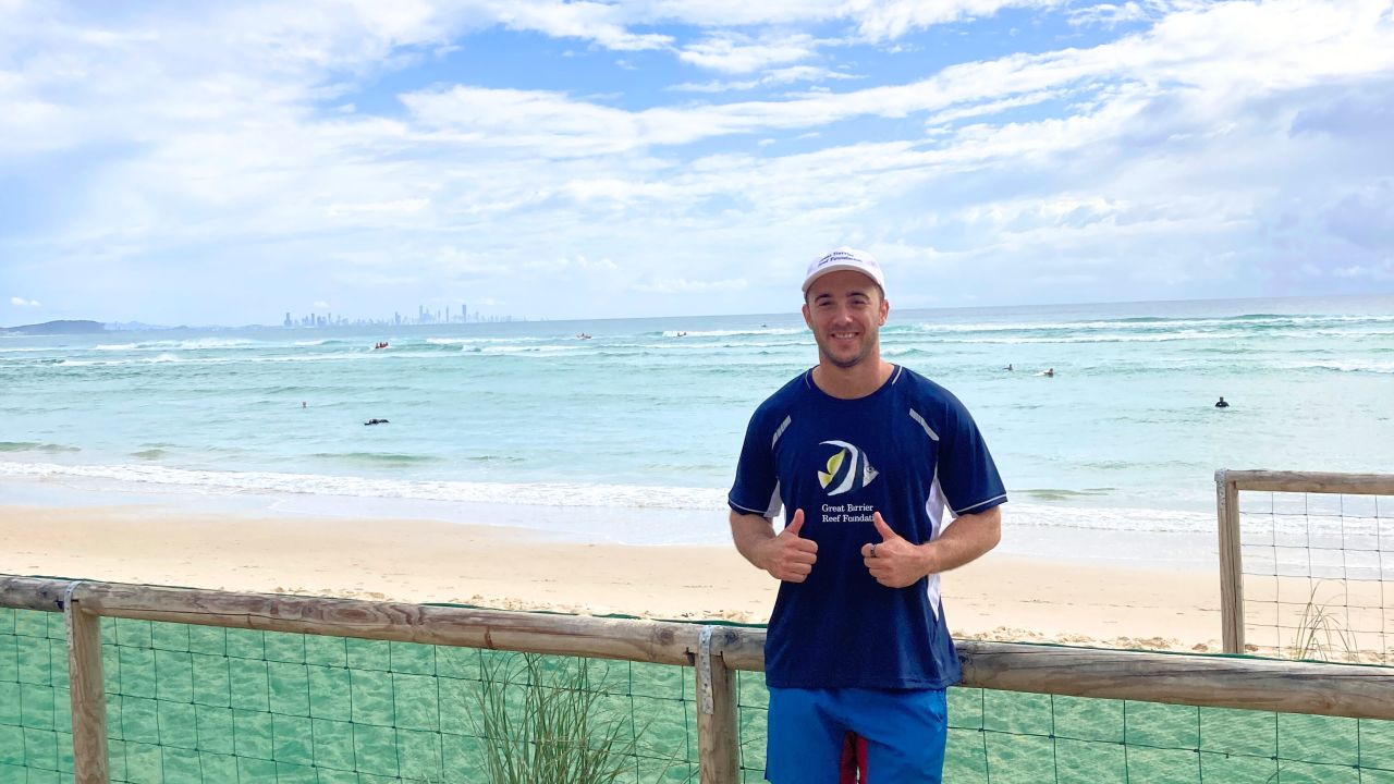 Loïc honours late cousin by running for the Reef