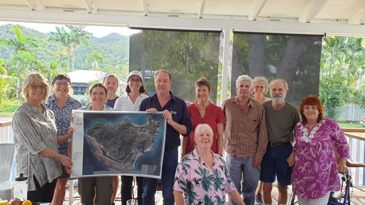 Magnetic Island Reef champions welcome Queensland Chief Scientist 