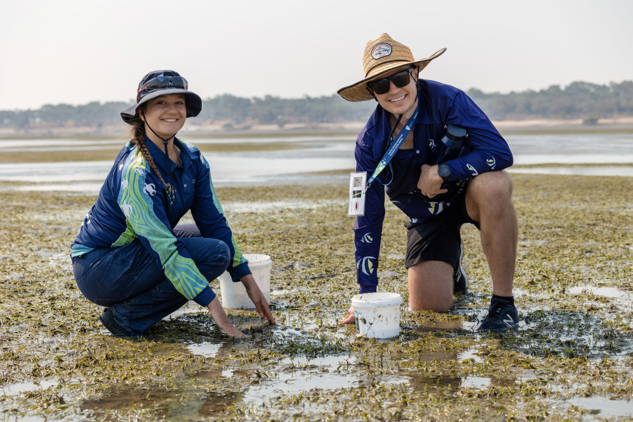 In October 2023, the Foundation, CQU, Coles and Gladstone Port Corporation participated in a Seagrass flower picking event at Curtis Island