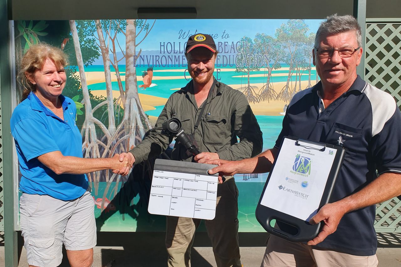 Teachers at Holloways Beach Environment Education Centre.  Credit: Earthwatch