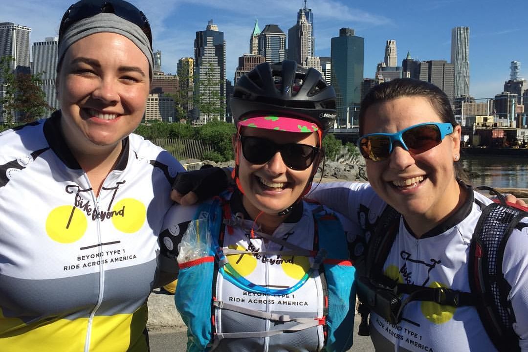 Melissa (centre) on the first day of her charity ride across America. Supplied: Melissa Rodgers