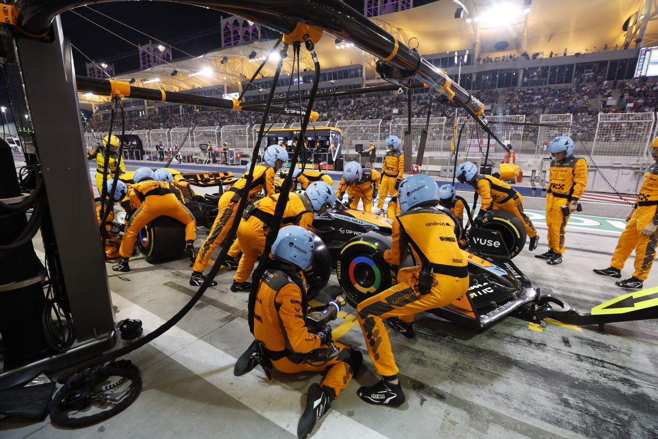 McLaren F1 pit stop. Supplied by McLaren Racing.