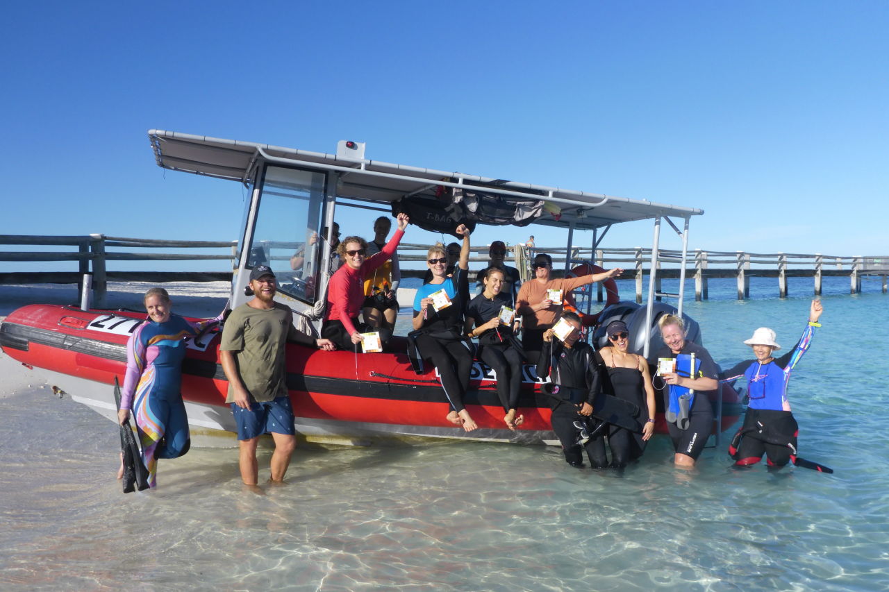 Workshop on Heron Island heading out to undertake field training. Credit: CoralWatch.