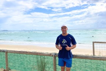 Loïc honours late cousin by running for the Reef
